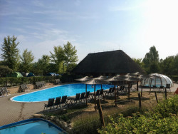 Vířivka a bezén v Safari kempu